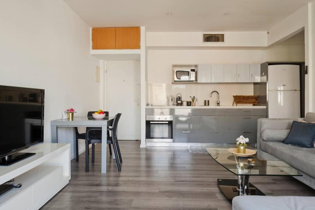 Big Apartment Next To Gordon Beach Plus Free Parking Τελ Αβίβ Εξωτερικό φωτογραφία